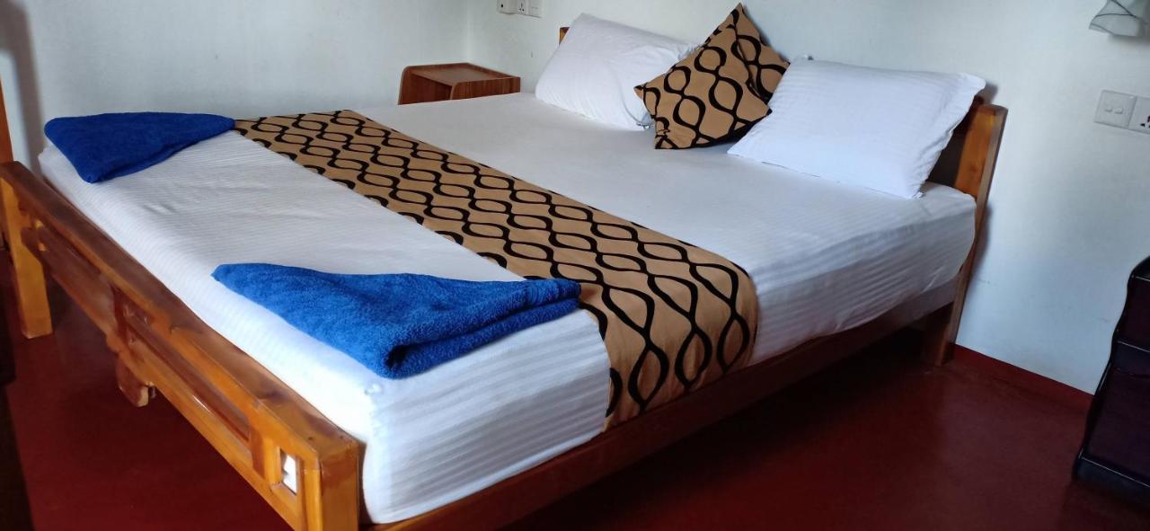Surf & Sand Hotel Arugambay Arugam Bay Exteriör bild