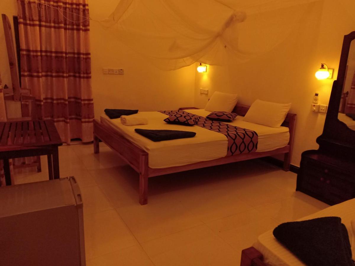 Surf & Sand Hotel Arugambay Arugam Bay Exteriör bild